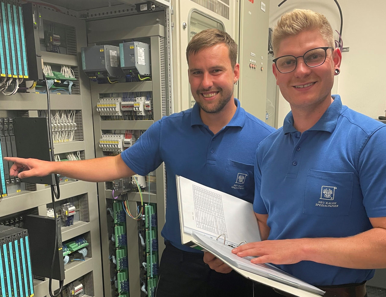 Elektromeister und Papieringenieur2