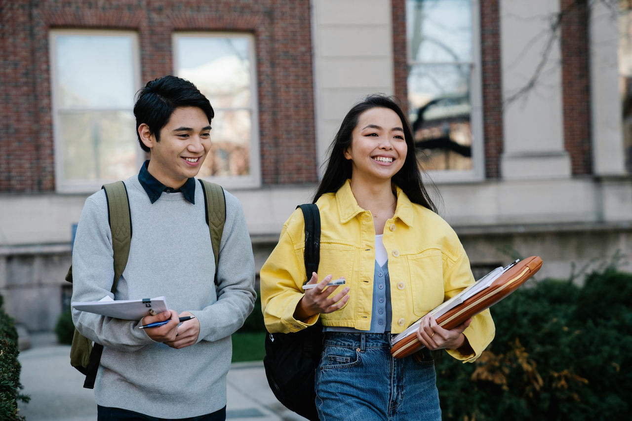 Schüler und Studenten im Gespräch